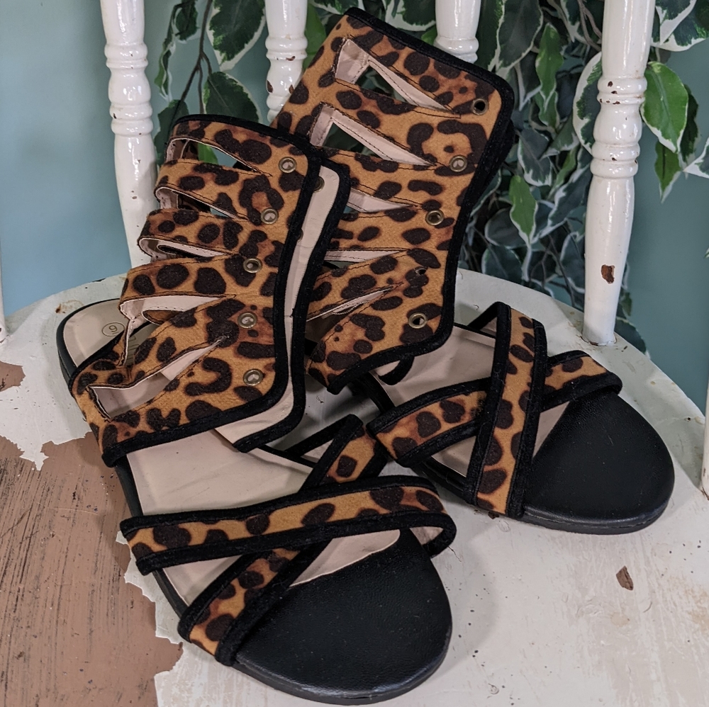 5/$18 Rouge Helium Animal Print Gladiator Sandals
